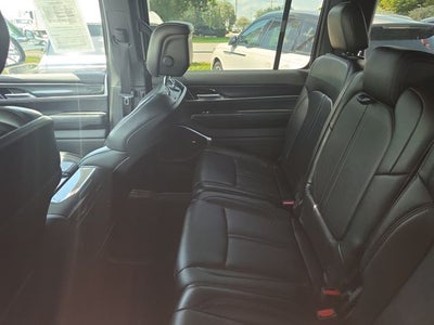 2023 Jeep Wagoneer Base