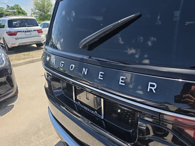 2023 Jeep Wagoneer Base