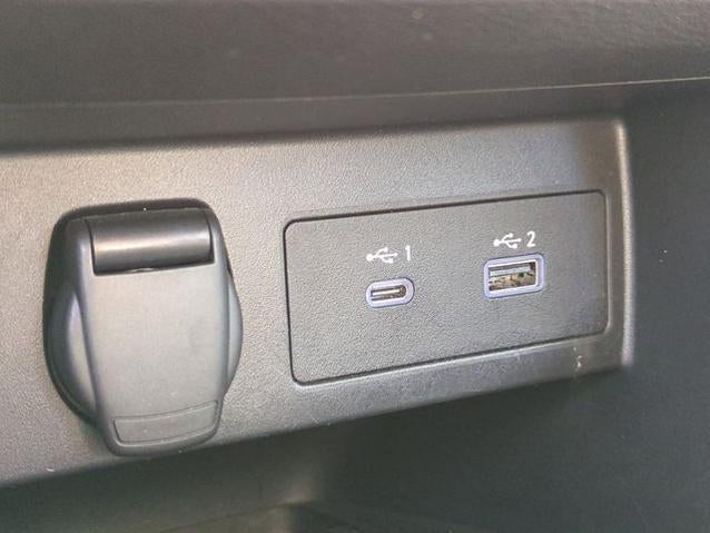2023 Nissan Versa 1.6 SR