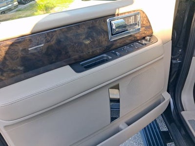 2015 Lincoln Navigator L Base