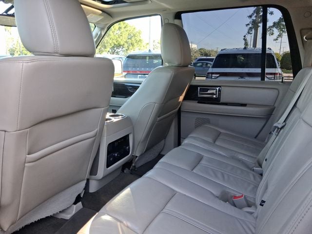 2015 Lincoln Navigator L Base