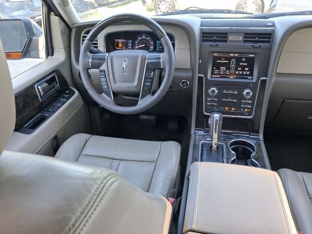 2015 Lincoln Navigator L Base