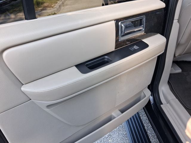 2015 Lincoln Navigator L Base