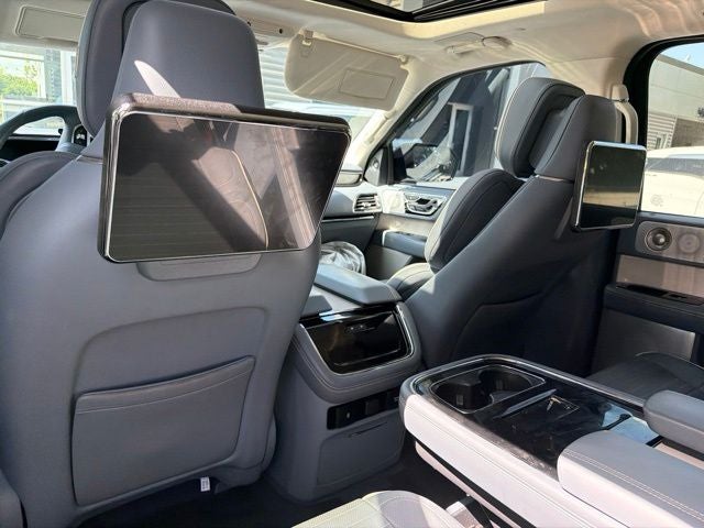 2023 Lincoln Navigator L Black Label